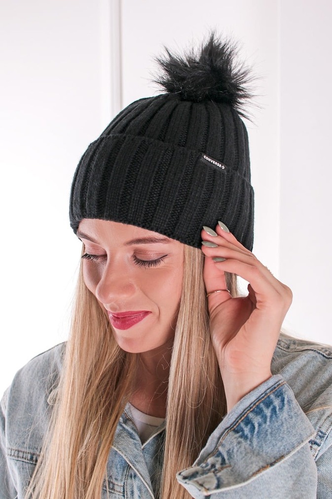 Fekete bojtos sapka Pom Beanie