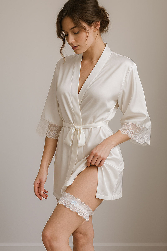 Esküvői krémszínű szett köntös + harisnyatartó + gumi Gina Wedding